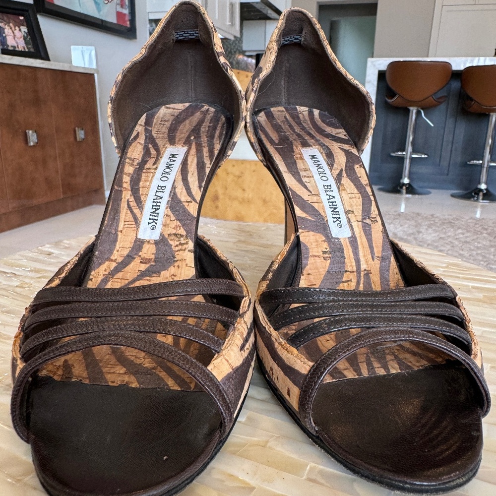 AUTHENTIC Manolo Blahnik Tiger-Striped cork material, Women's heel, size 9/39